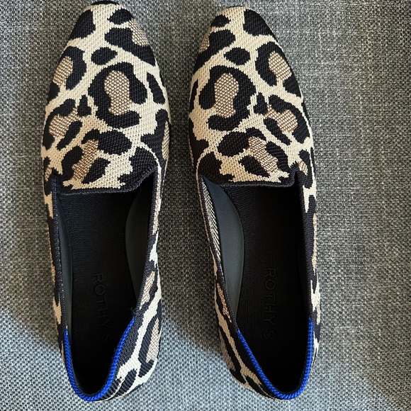Rothy's Shoes - Rothy's The Almond Loafer in Desert Cat. Size 8.